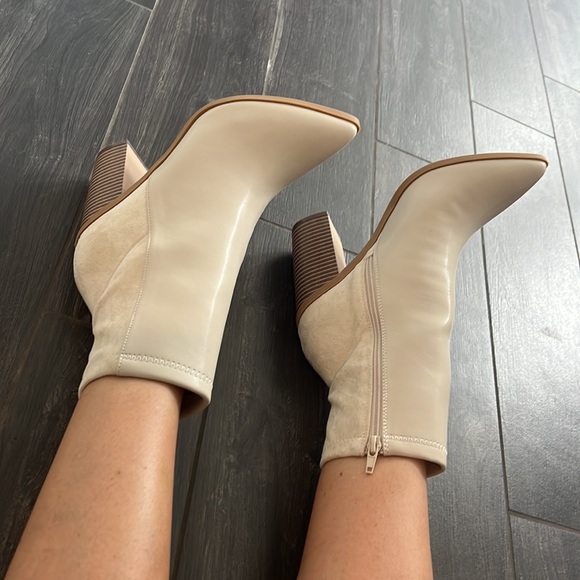 Lulu’s White Shortie Boot - Picture 5 of 8